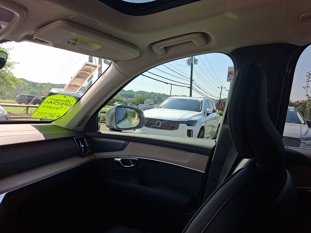 2026 Volvo XC90 Plus - Photo 11