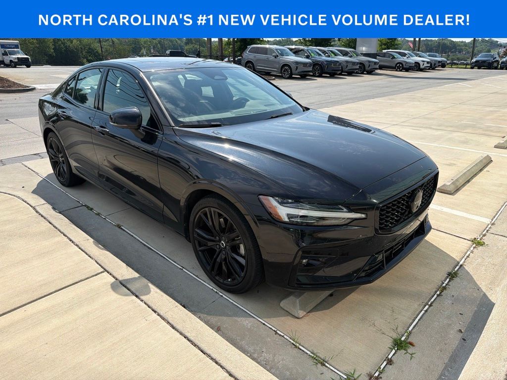 2024 Volvo S60 B5 Plus Black Edition's photo