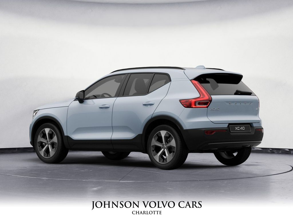 2026 Volvo XC40 Plus photo 2