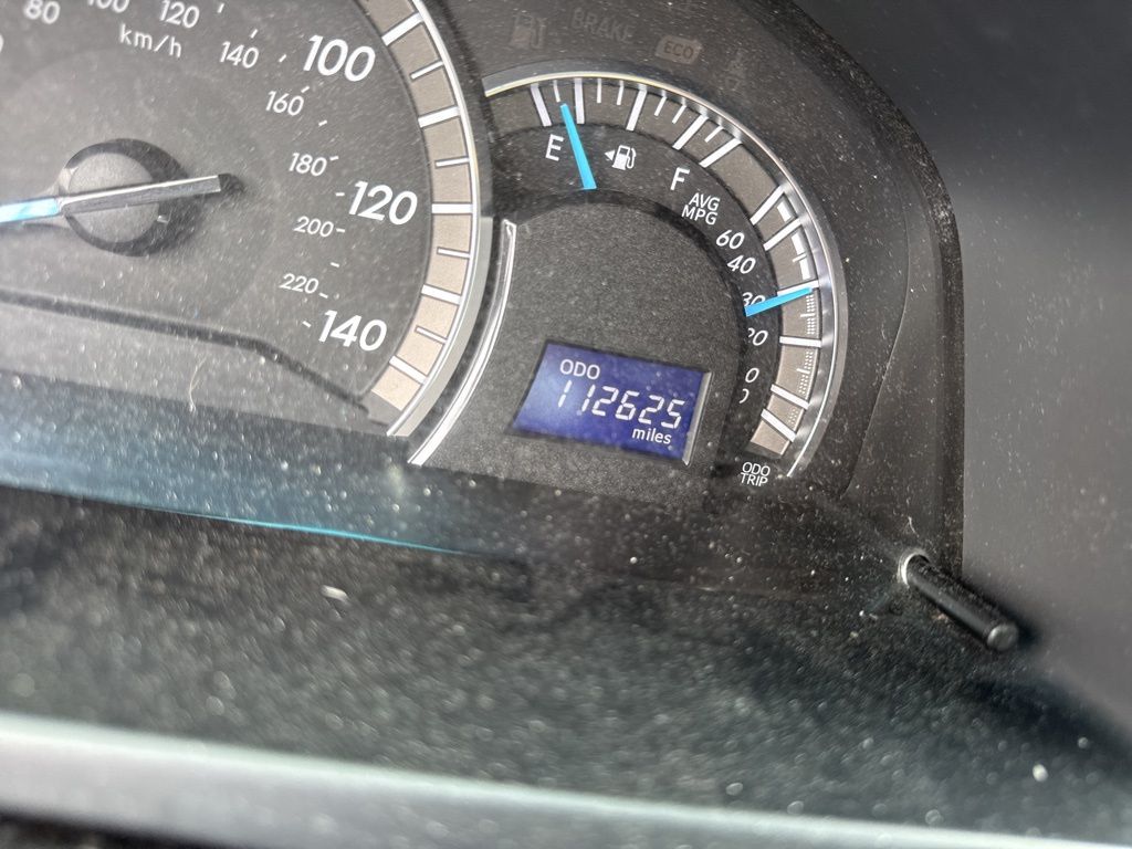 2014 Toyota Camry SE photo 3