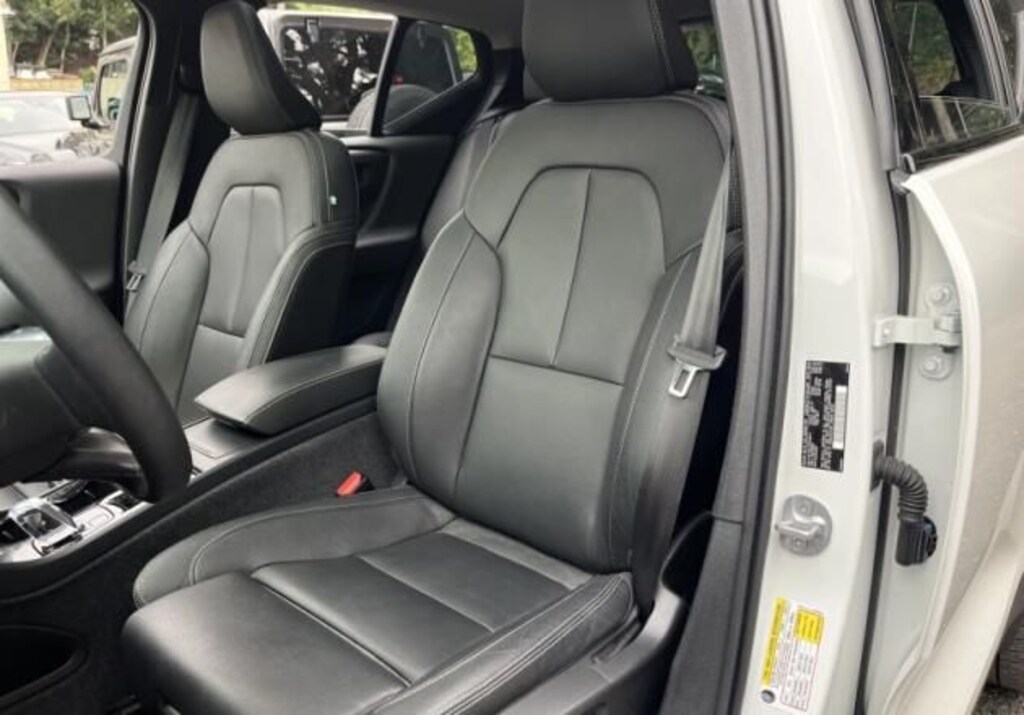 Used 2024 Volvo XC40 B5 Plus Dark SUV