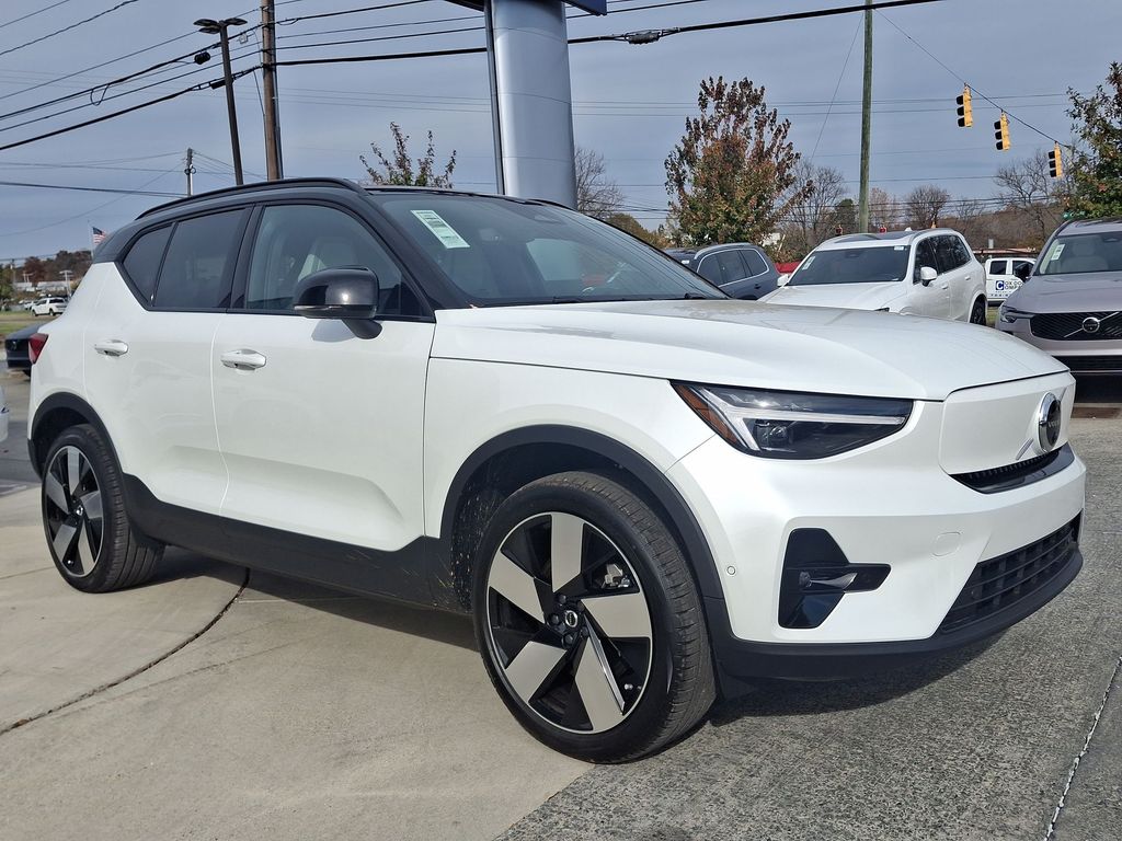 2026 Volvo EX40 Plus's photo