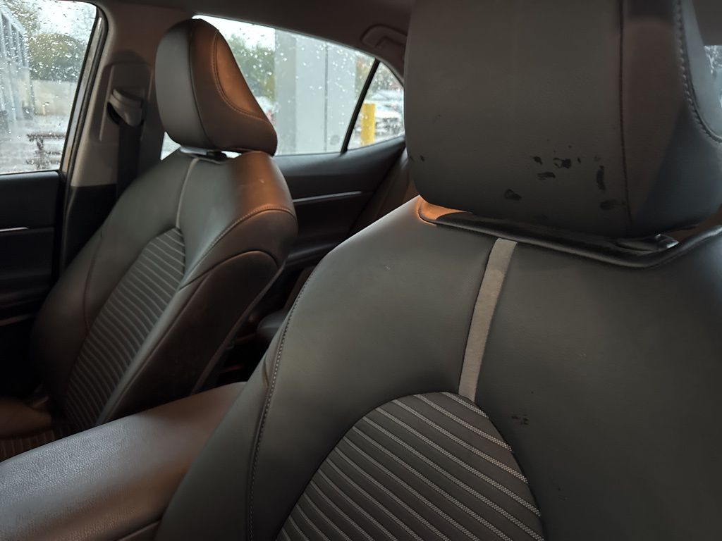 2022 Toyota Camry SE photo 4