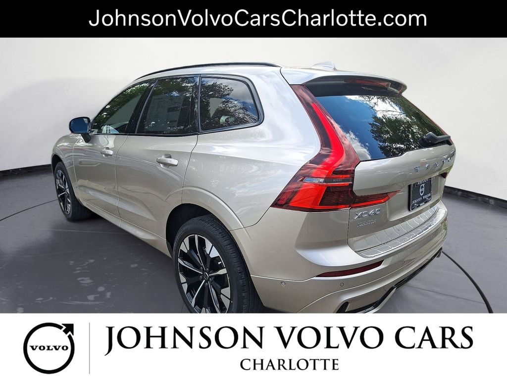 2026 Volvo XC60 B5 Plus photo 4