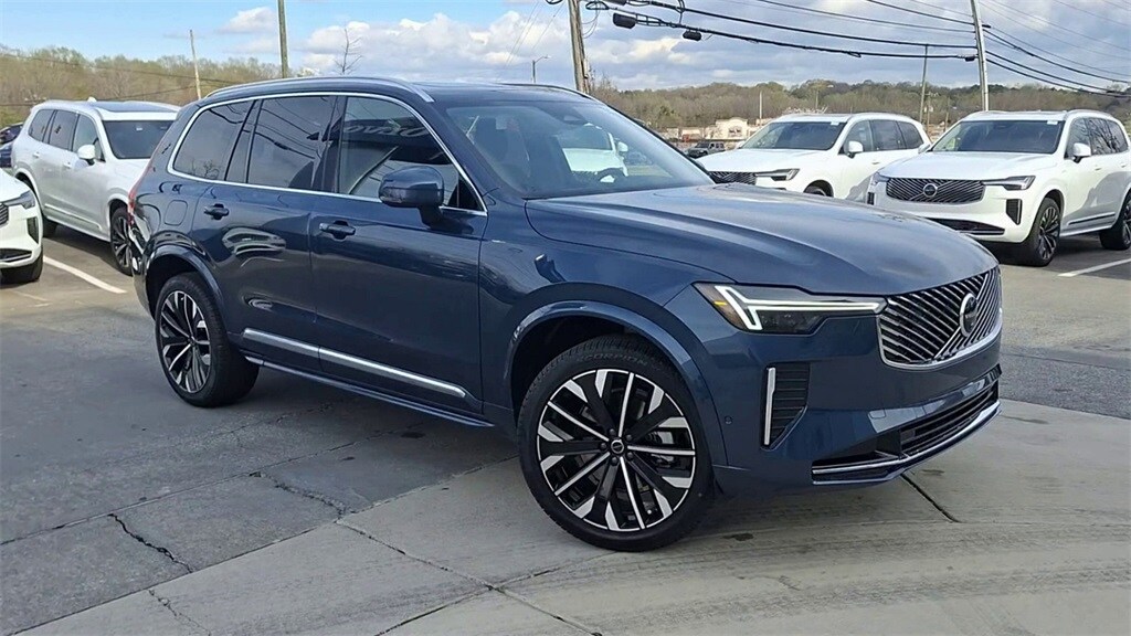 2025 Volvo XC90 Plus photo 2