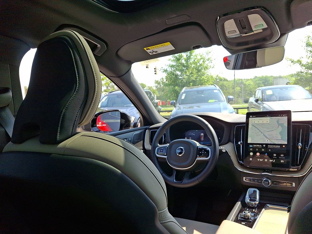 2026 Volvo XC60 Plus - Photo 15
