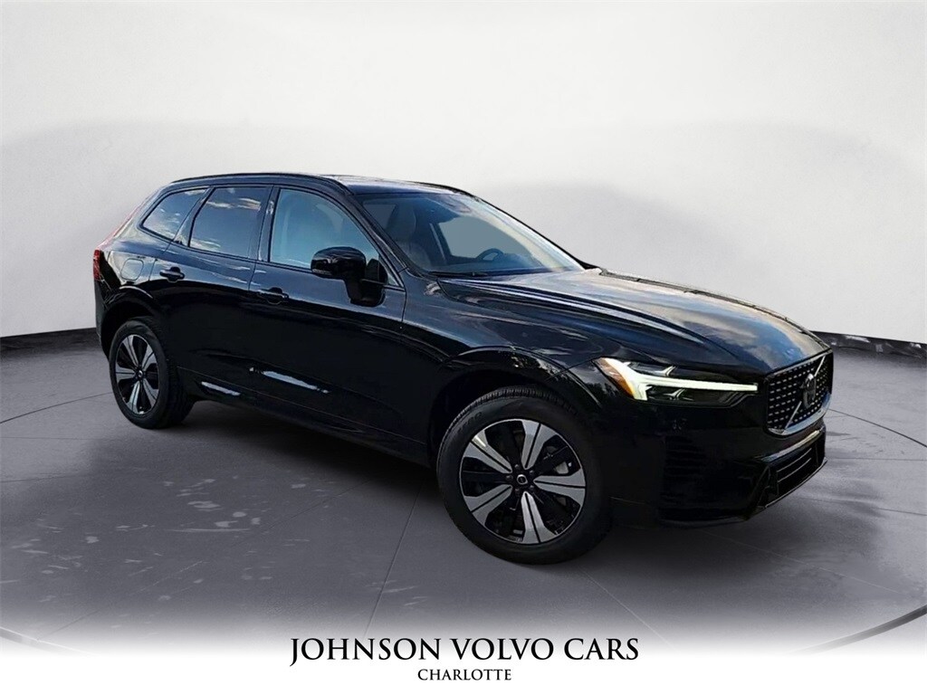 2025 Volvo XC60 Hybrid T8 Plus photo 2