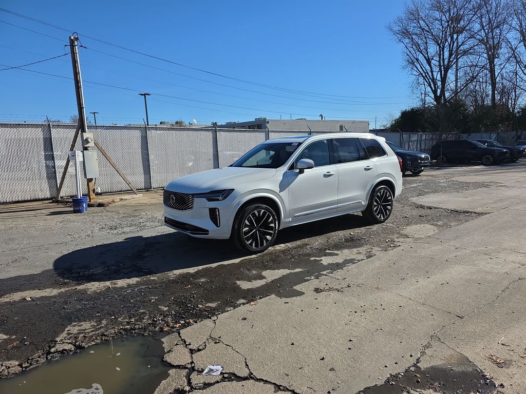 2026 Volvo XC90 Plus's photo