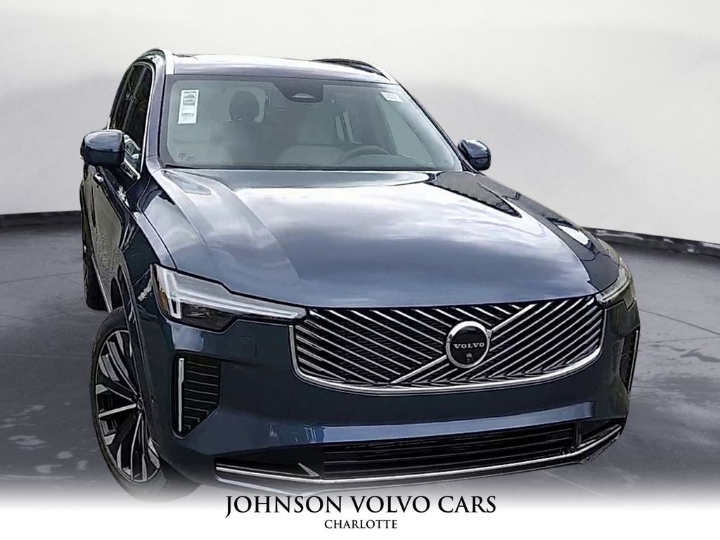 2026 Volvo XC90 Plus photo 2