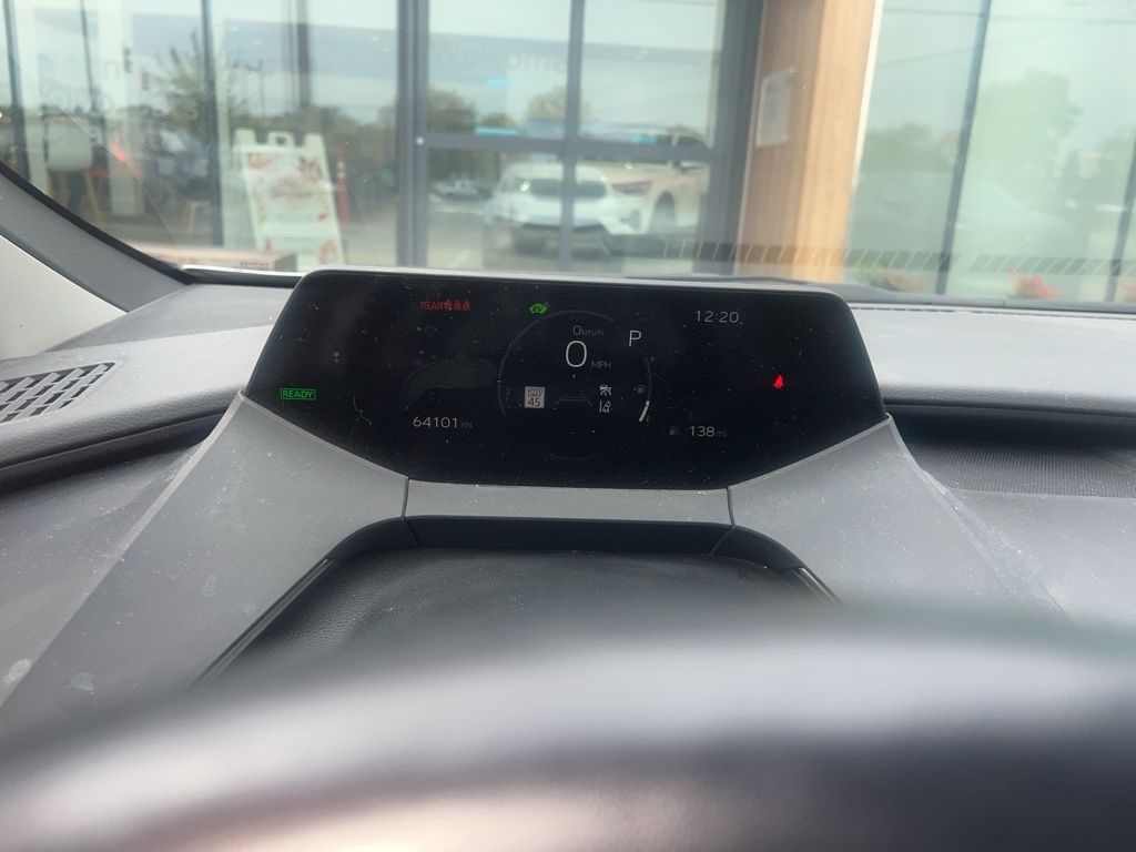 2023 Toyota Prius XLE photo 3
