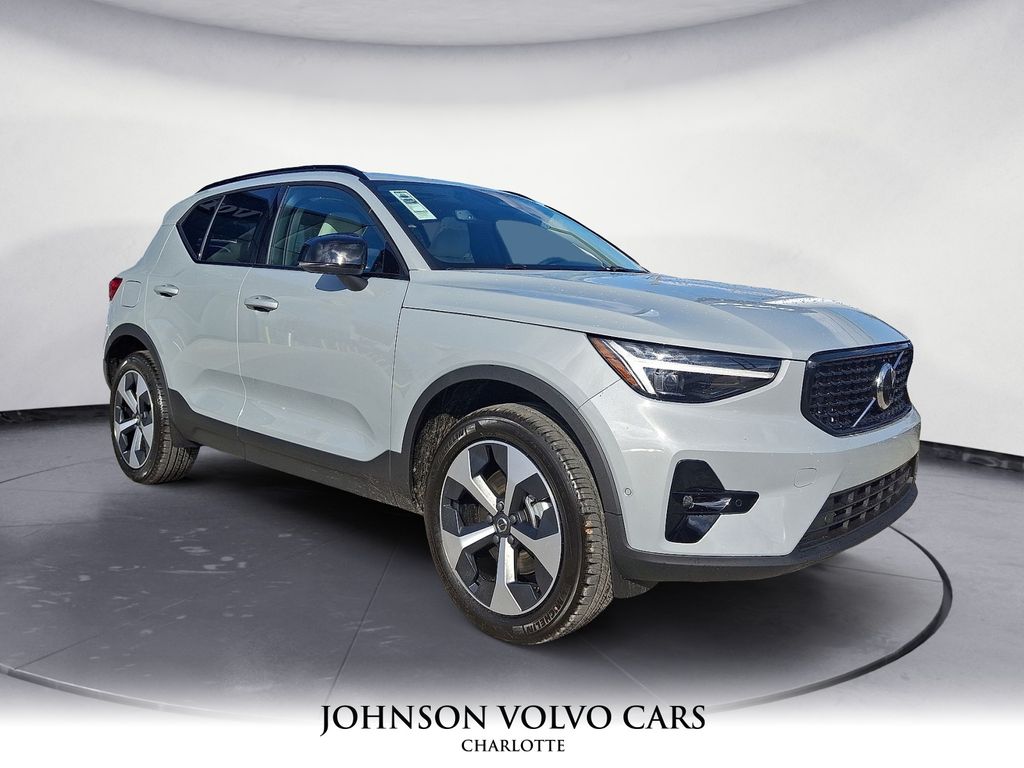 2026 Volvo XC40 Plus's photo