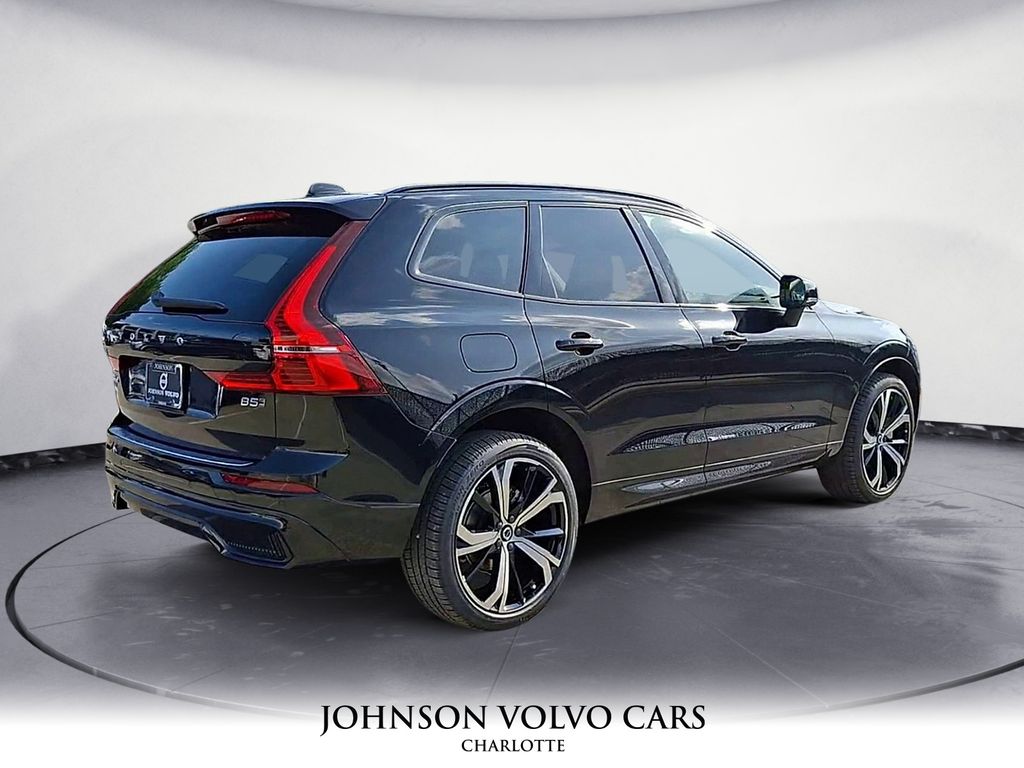 2025 Volvo XC60 B5 photo 4
