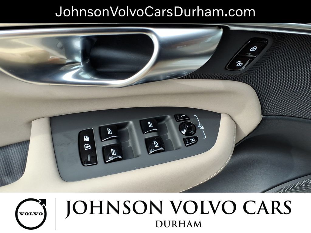 2026 Volvo XC90 Plus - Photo 11