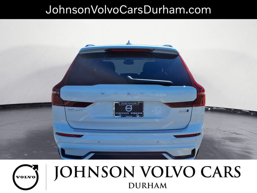 2026 Volvo XC60 B5 Plus photo 4