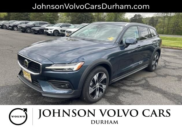 2025 Volvo V60 Cross Country B5 Plus AWD's photo