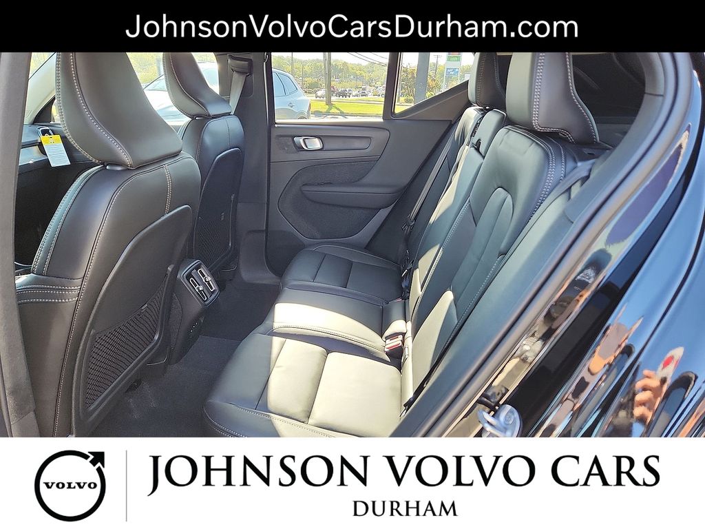 2026 Volvo XC40 Core - Photo 13