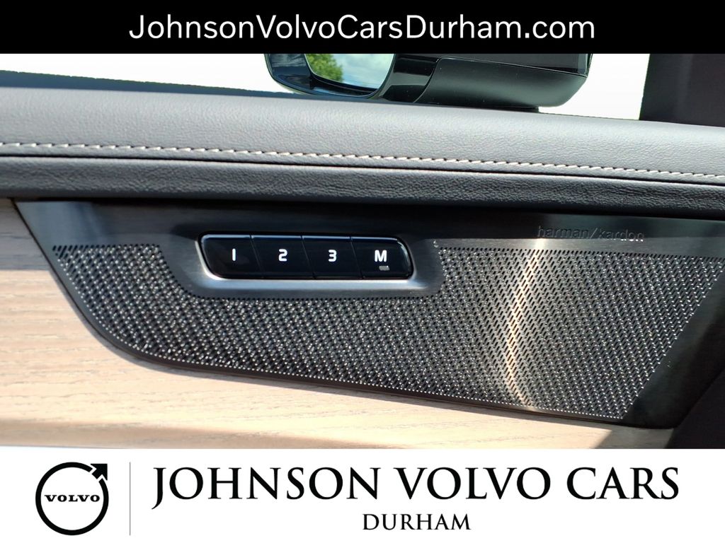 2026 Volvo XC90 Ultra - Photo 12