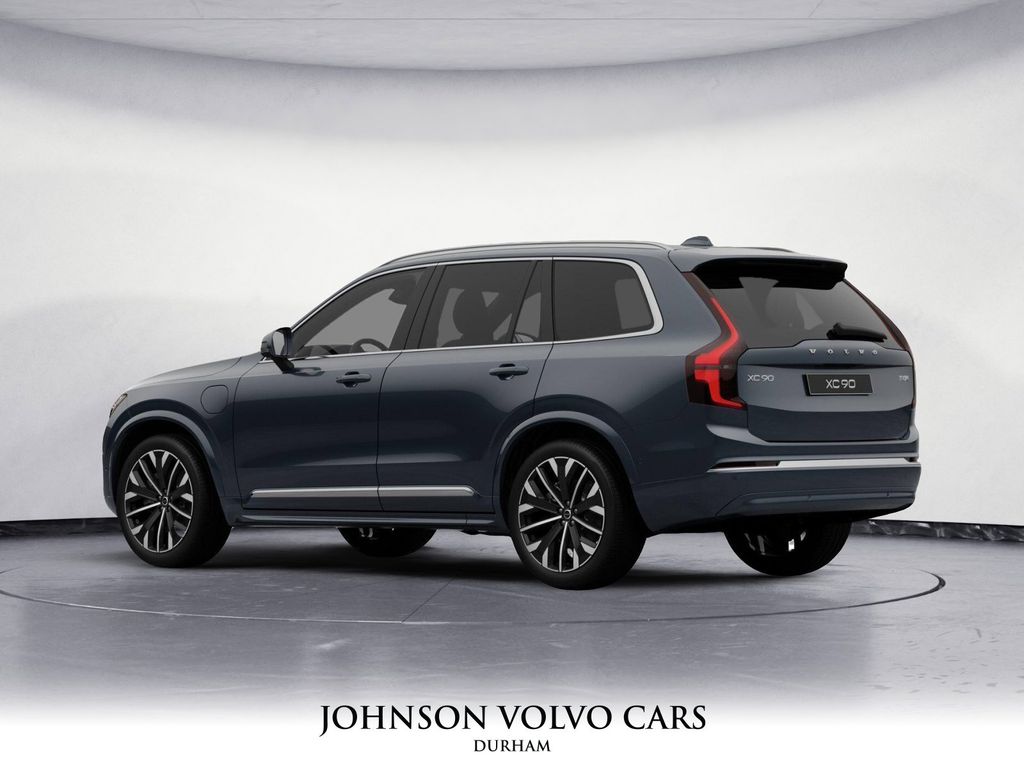 2026 Volvo XC90 B5 Core AWD photo 4