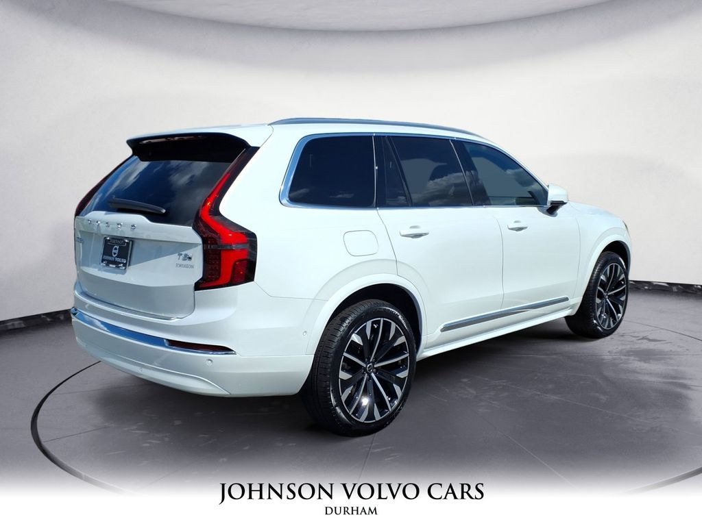 2026 Volvo XC90 Plus T8 photo 3