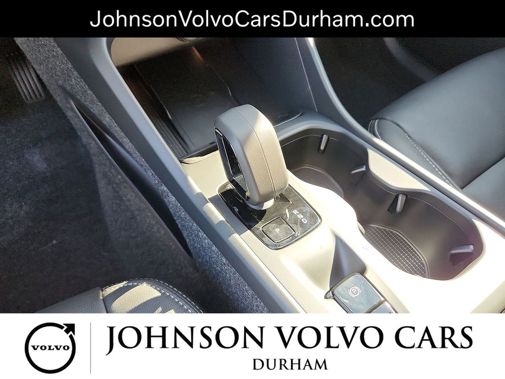 2026 Volvo XC40 Core - Photo 15
