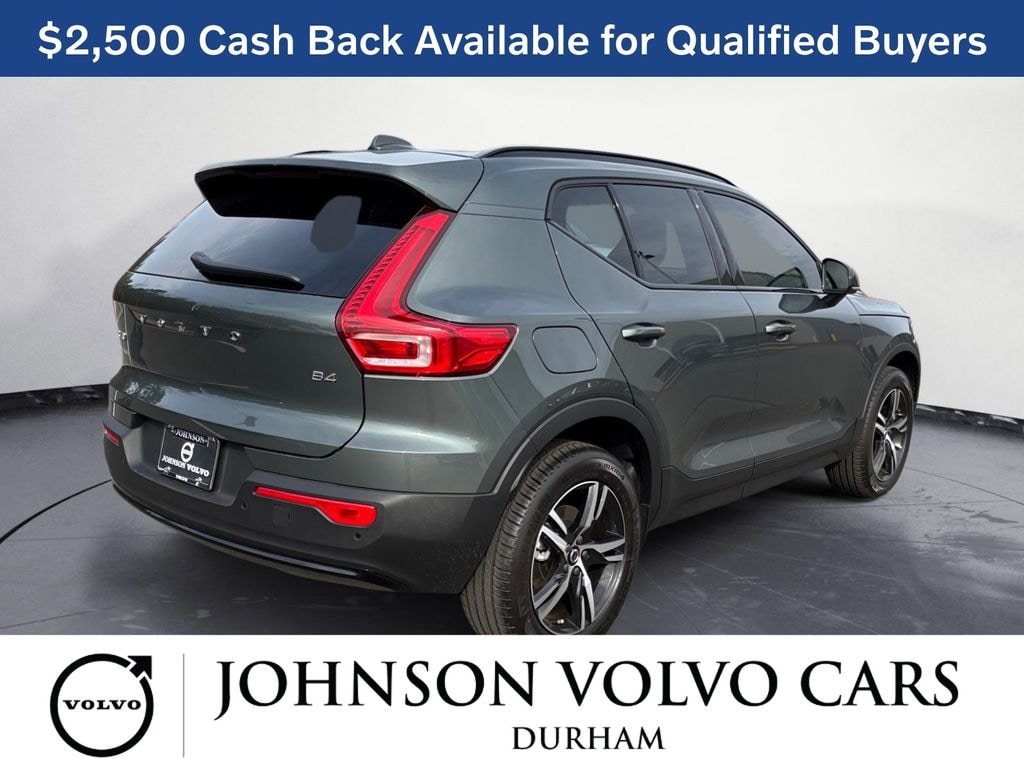 New 2026 Volvo XC40 B4 Core SUV