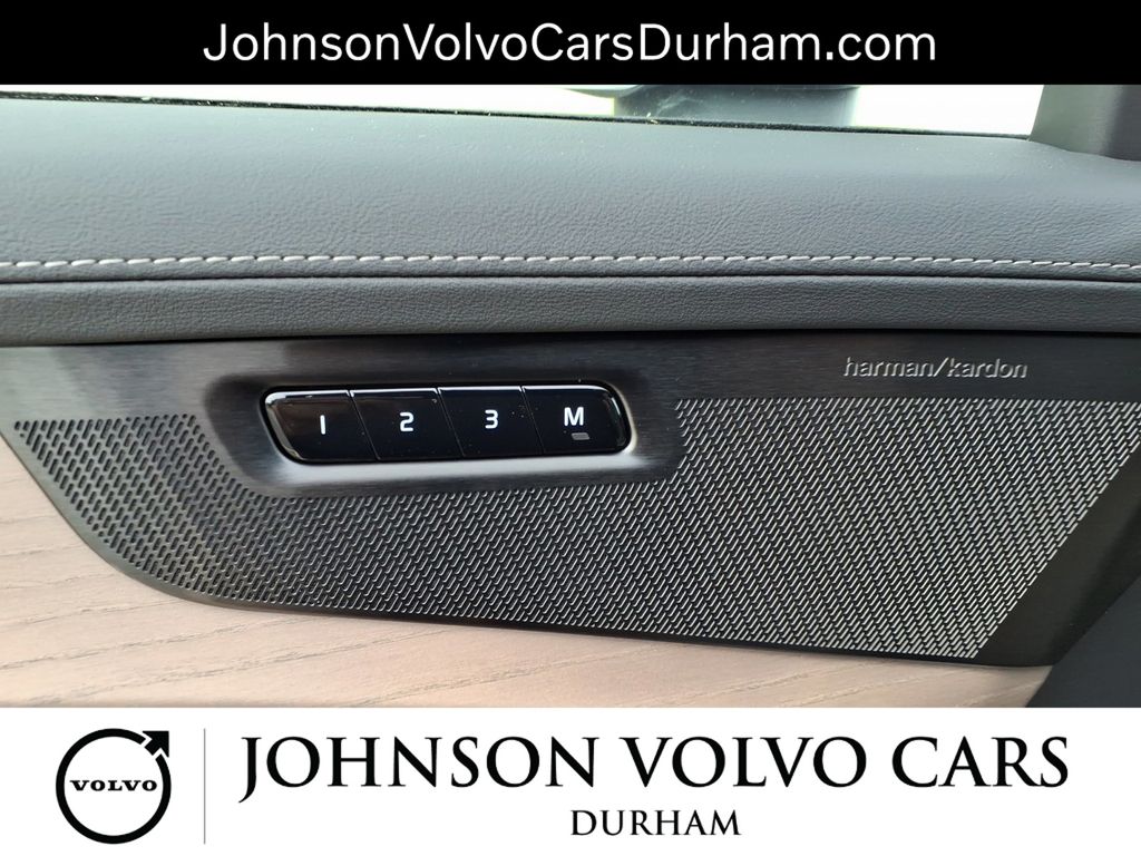 2026 Volvo XC90 Plus - Photo 12