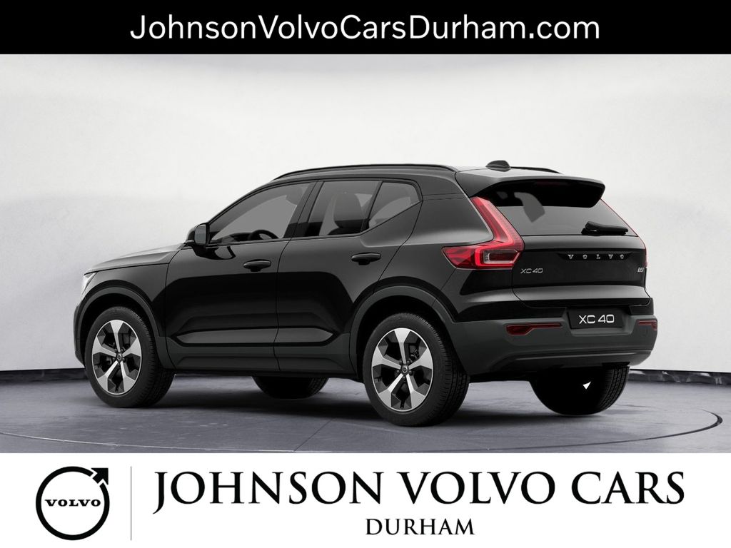 2023 Volvo XC40 Plus photo 3