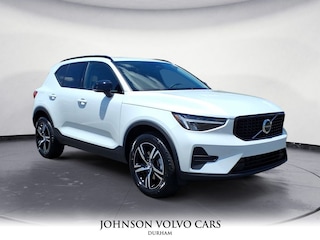 2026 Volvo XC40 B4 Core SUV