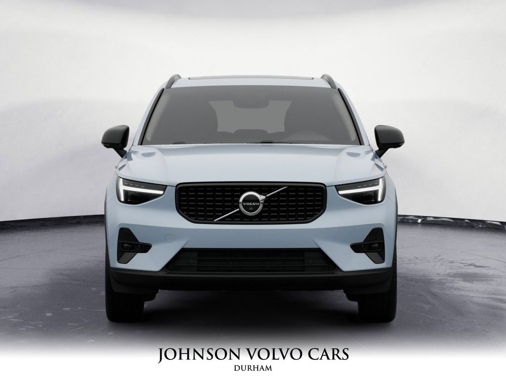 2026 Volvo XC40 Plus photo 2