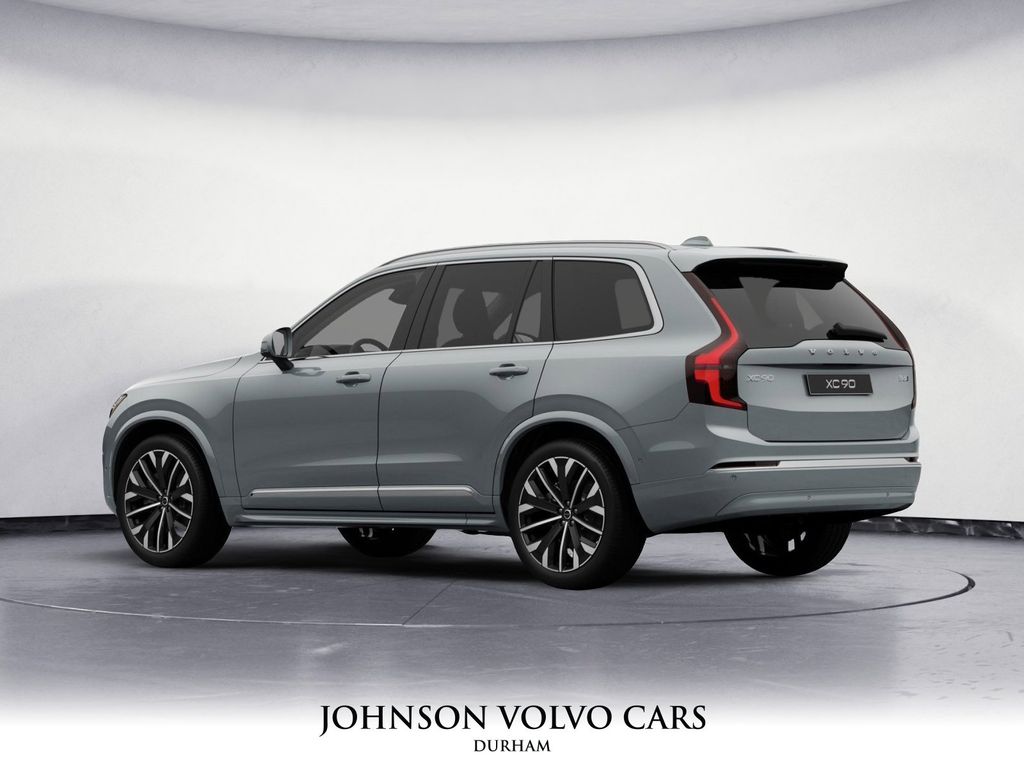 2026 Volvo XC90 Plus photo 2