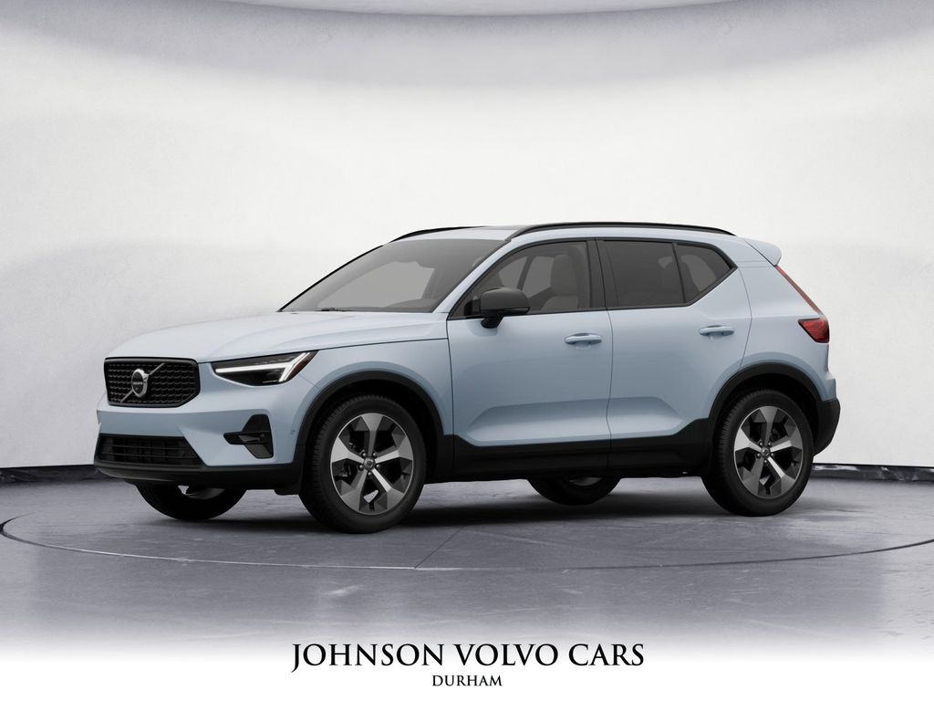 2026 Volvo XC40 Plus's photo