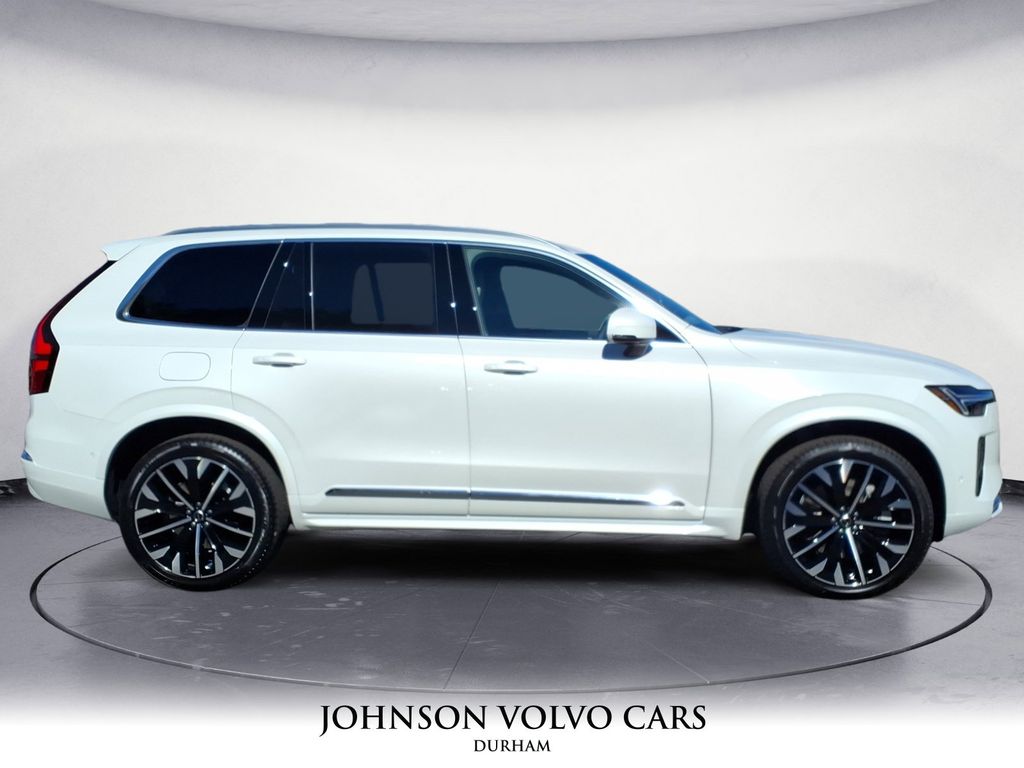 2026 Volvo XC90 T8 Plus photo 2