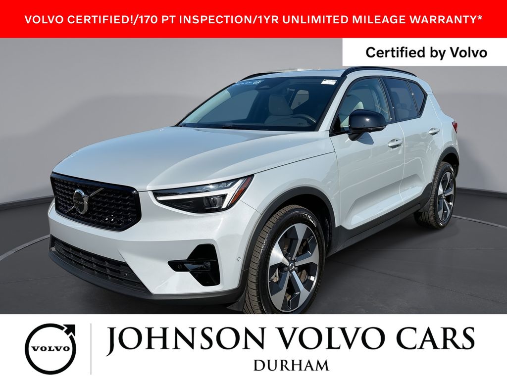 2026 Volvo XC40 B5 Plus Dark AWD's photo