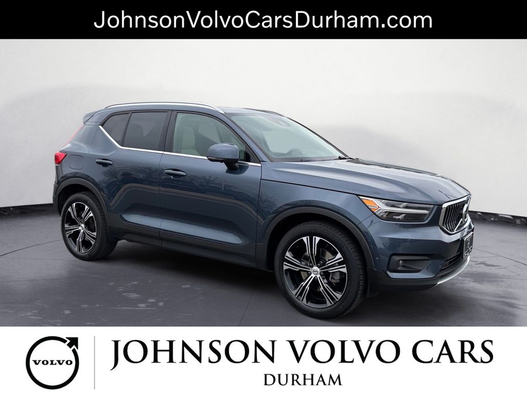 2021 Volvo XC40 Inscription's photo