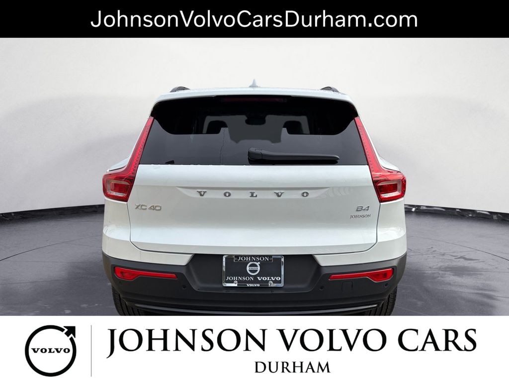 New 2026 Volvo XC40 B4 Plus SUV