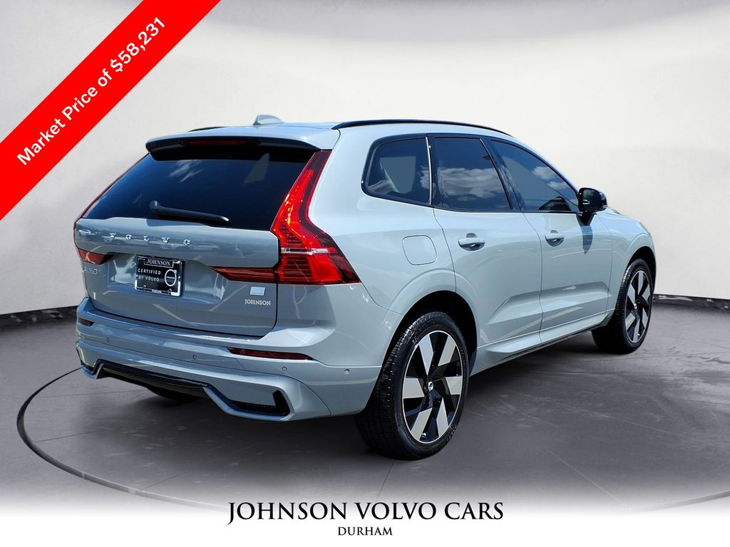 2024 Volvo XC60 Recharge Hybrid Ultimate photo 3