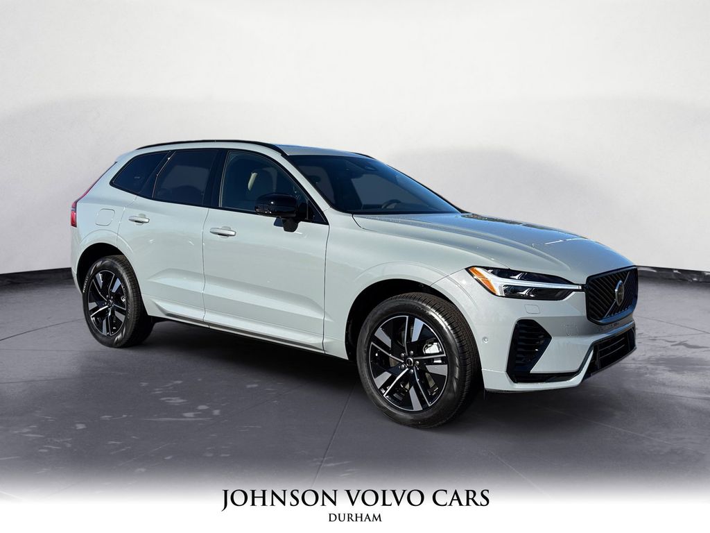 2026 Volvo XC60 Plus's photo
