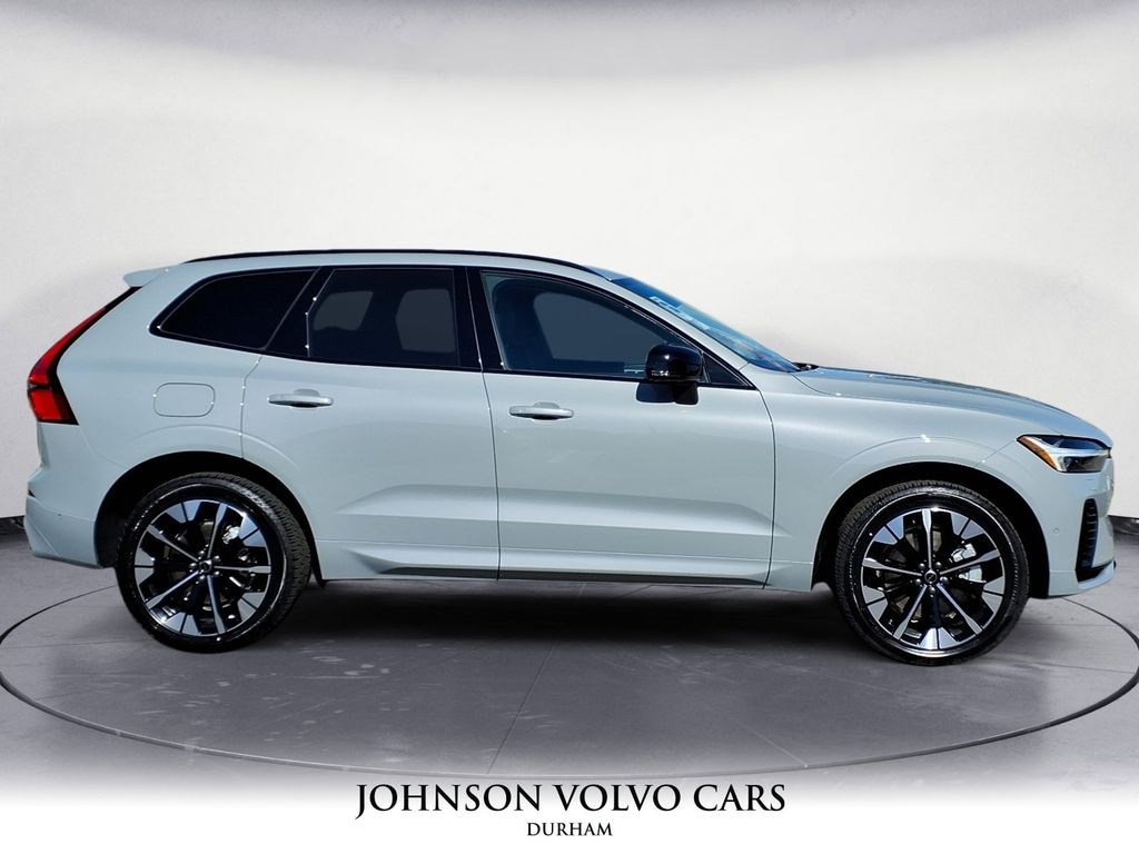 New 2026 Volvo XC60 plug-in hybrid T8 Plus SUV