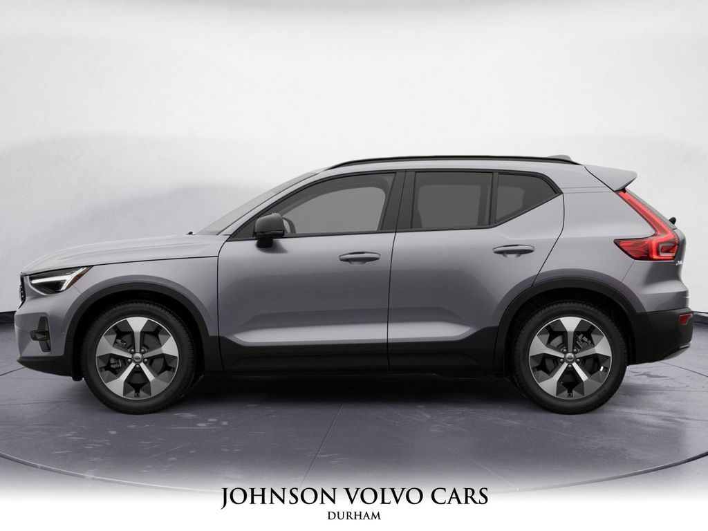 2026 Volvo XC40 Plus photo 2