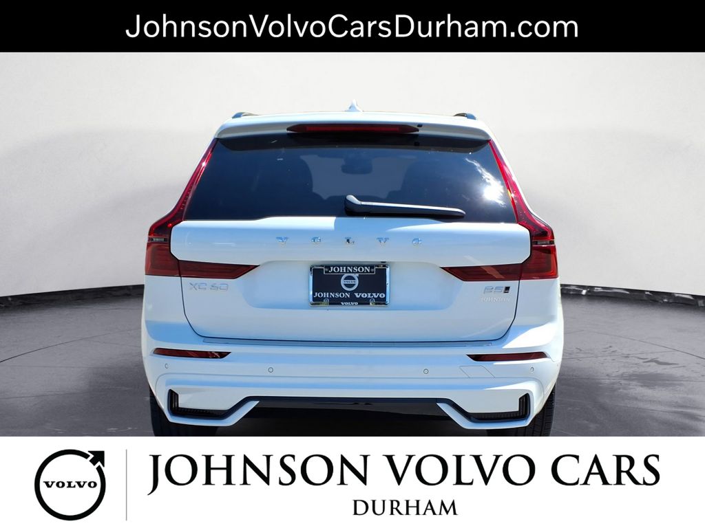 2026 Volvo XC60 B5 Plus photo 4