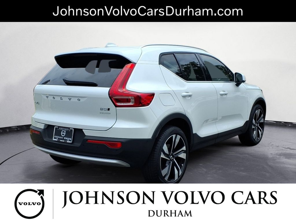 New 2025 Volvo XC40 B5 Ultra Bright Theme SUV