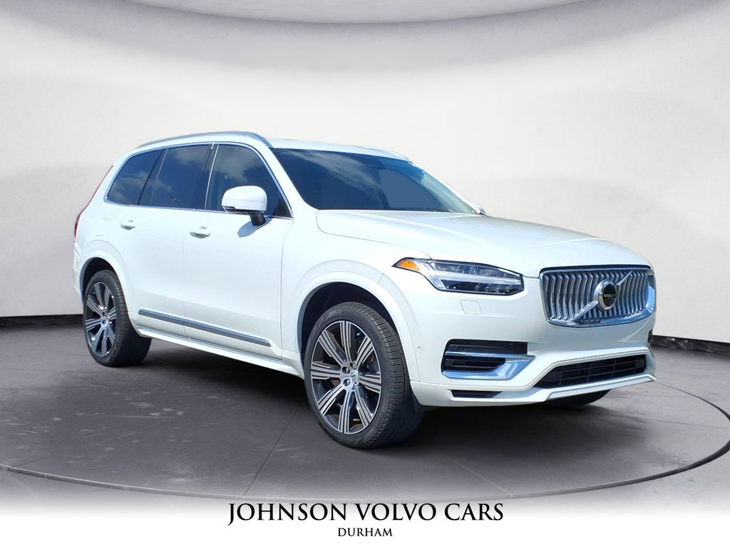 2025 Volvo XC90 plug-in hybrid T8 Plus 7-Seater