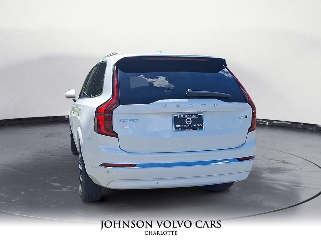 2026 Volvo XC90 Core photo 3