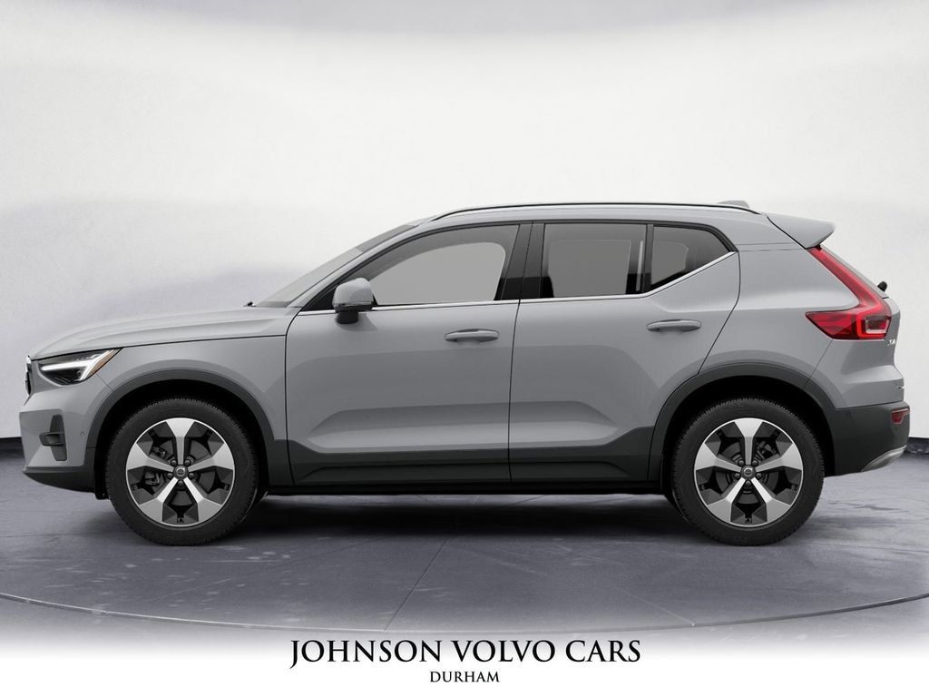 New 2025 Volvo XC40 B5 Plus Bright Theme SUV