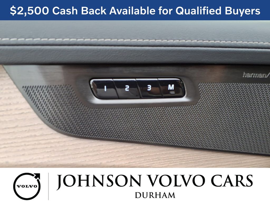 2026 Volvo XC90 Ultra - Photo 12