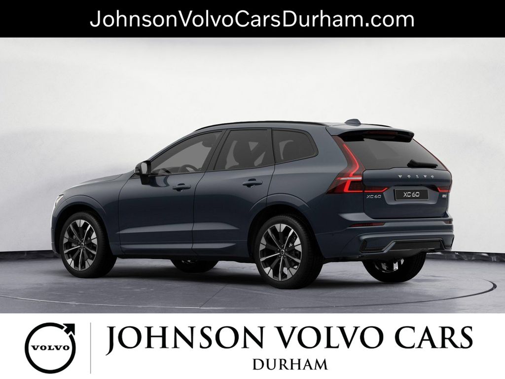 2026 Volvo XC60 B5 Plus photo 4