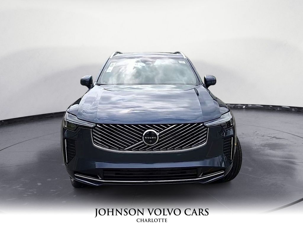 2026 Volvo XC90 B5 Plus photo 3
