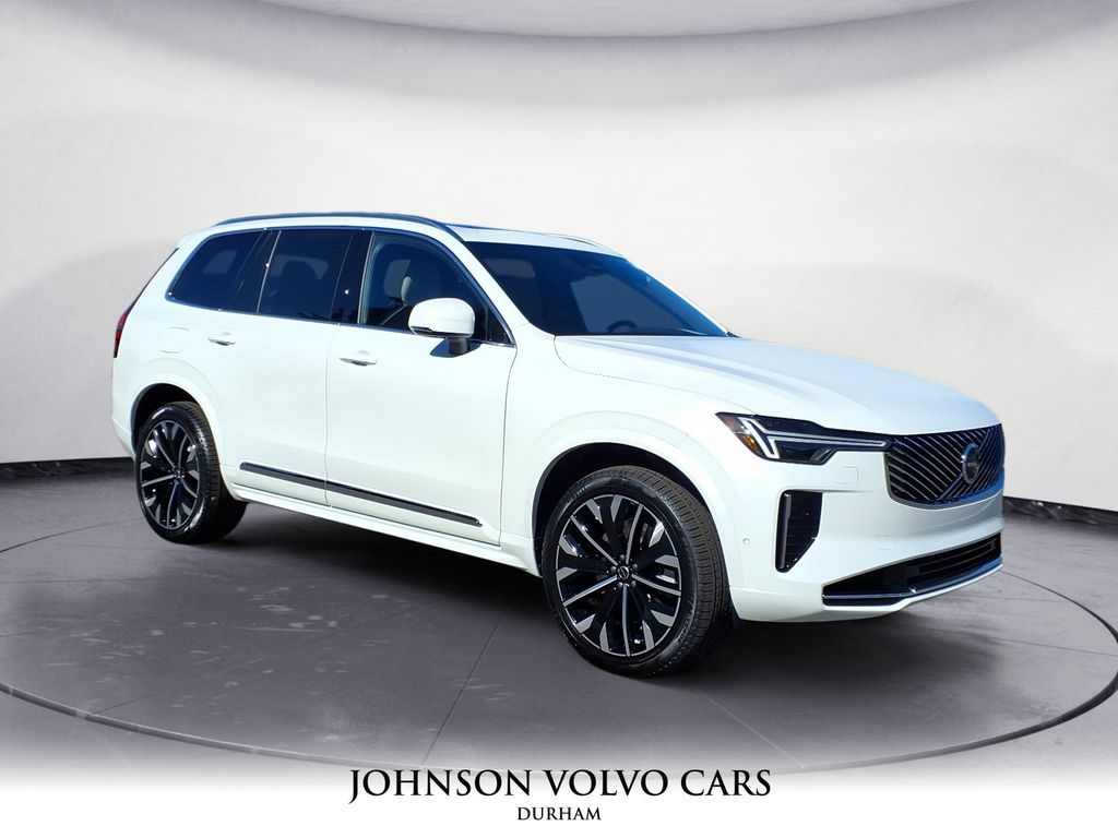 2026 Volvo XC90 Plus's photo