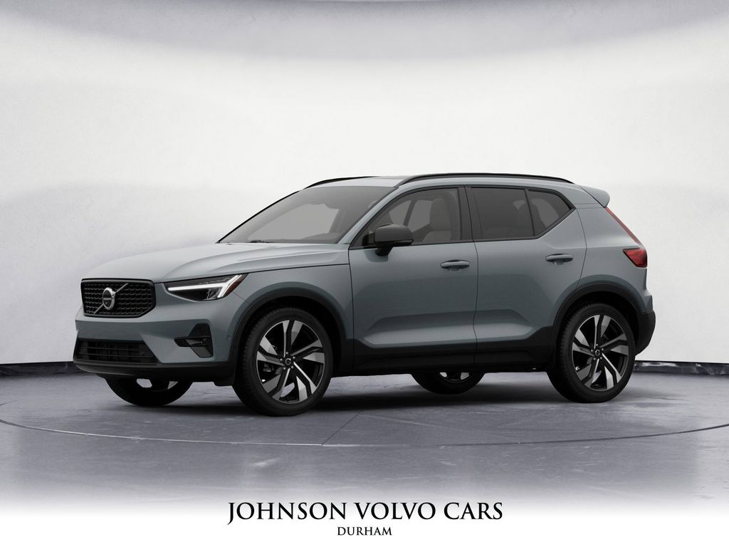 2026 Volvo XC40 Plus's photo