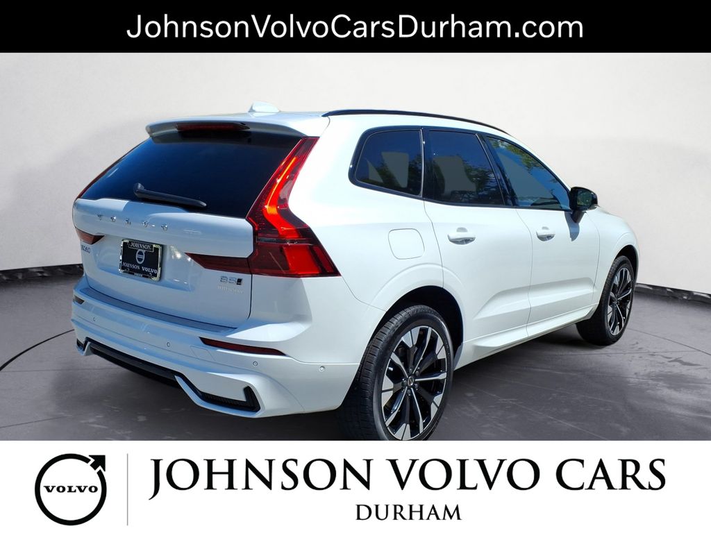 2026 Volvo XC60 B5 Plus photo 3